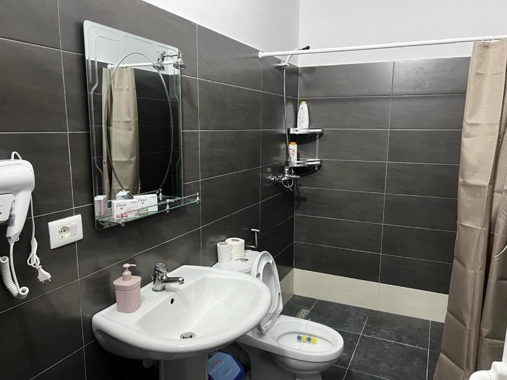 Kristian Apartments Берат Экстерьер фото