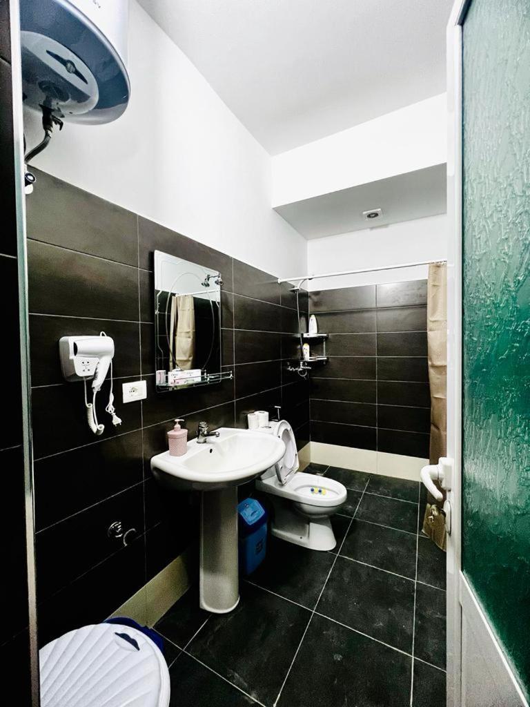 Kristian Apartments Берат Экстерьер фото
